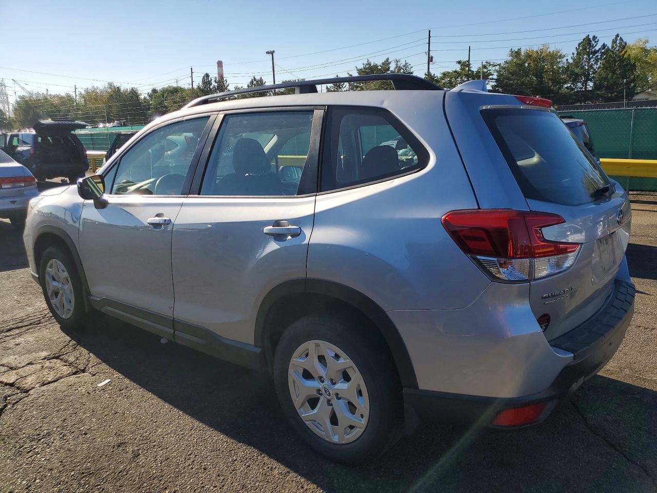 2019 Subaru Forester - zdjęcie 2