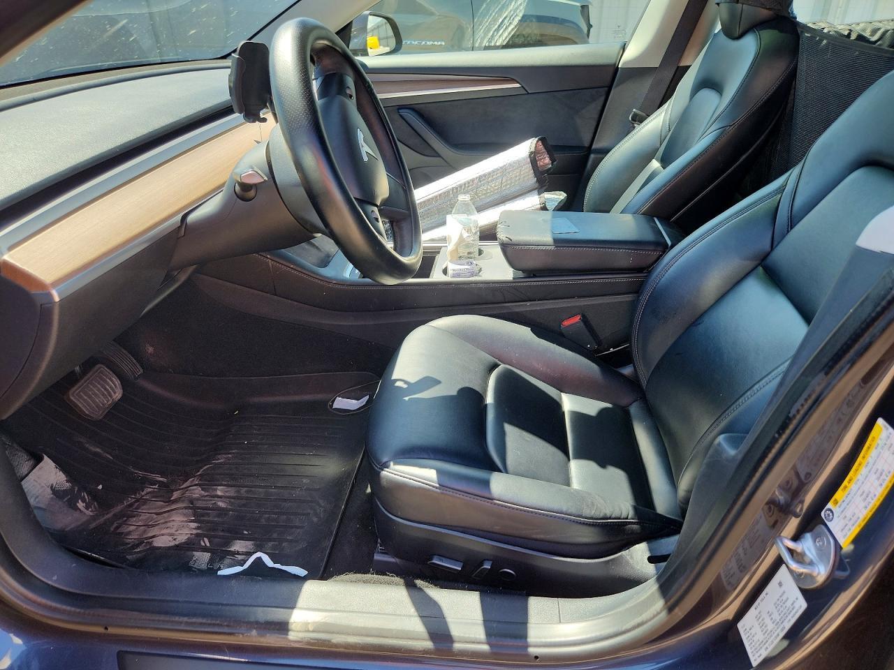 2022 Tesla Model 3 - zdjęcie 7