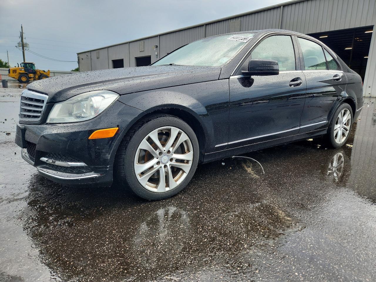 2014 Mercedes-Benz C 300 4Matic - zdjęcie główne