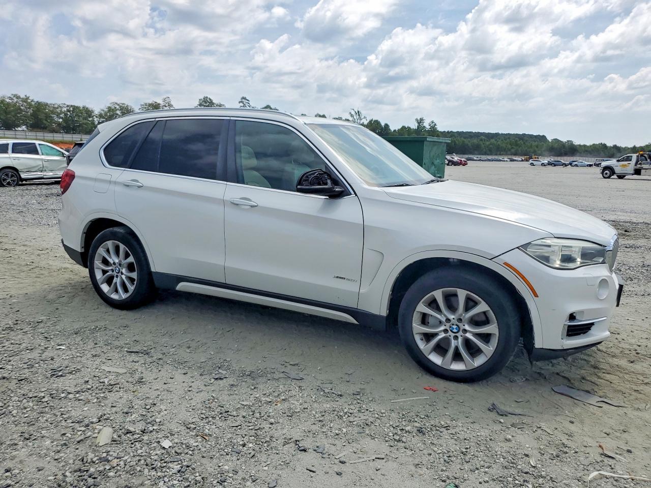 2015 BMW X5 xDrive50I - zdjęcie 4
