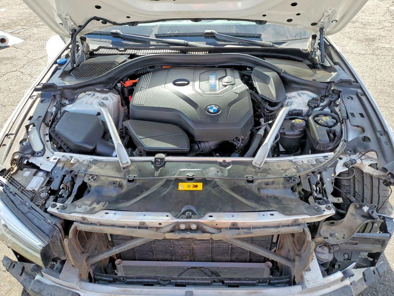 2022 BMW 530E - zdjęcie 11