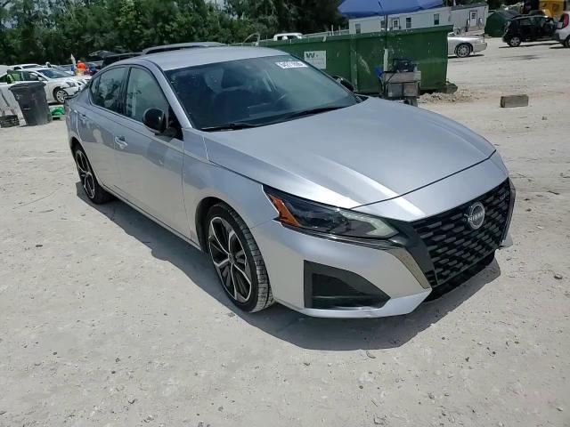 2024 Nissan Altima Sr - zdjęcie 13