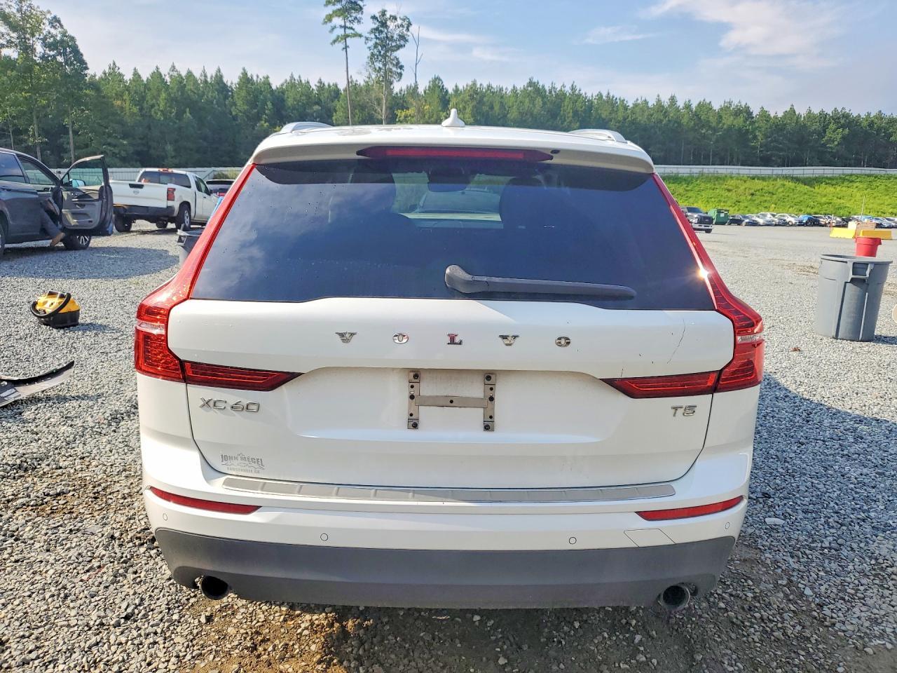 2019 Volvo Xc60 T5 Momentum - zdjęcie 6
