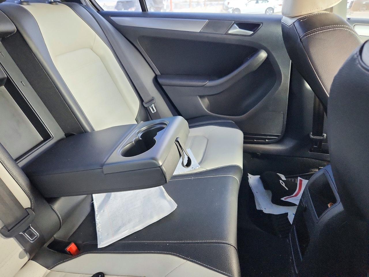 2016 Volkswagen Jetta Sport - zdjęcie 11
