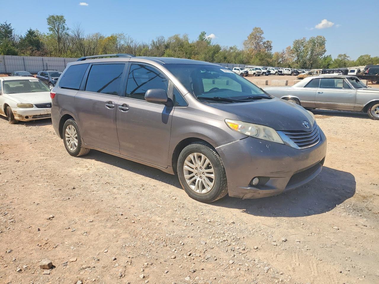 2017 Toyota Sienna Xle 8-Passenger - zdjęcie 4