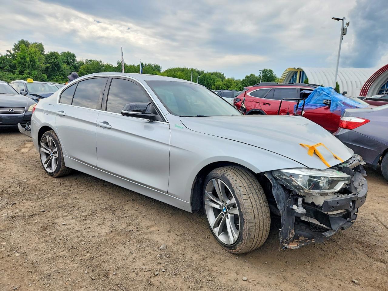 2018 BMW Seria 3 330i - zdjęcie 4