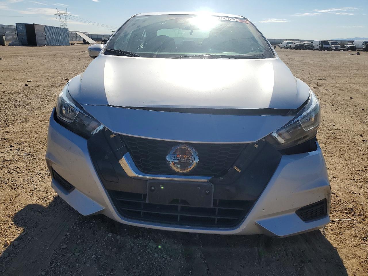 2021 Nissan Versa Sv - zdjęcie 5
