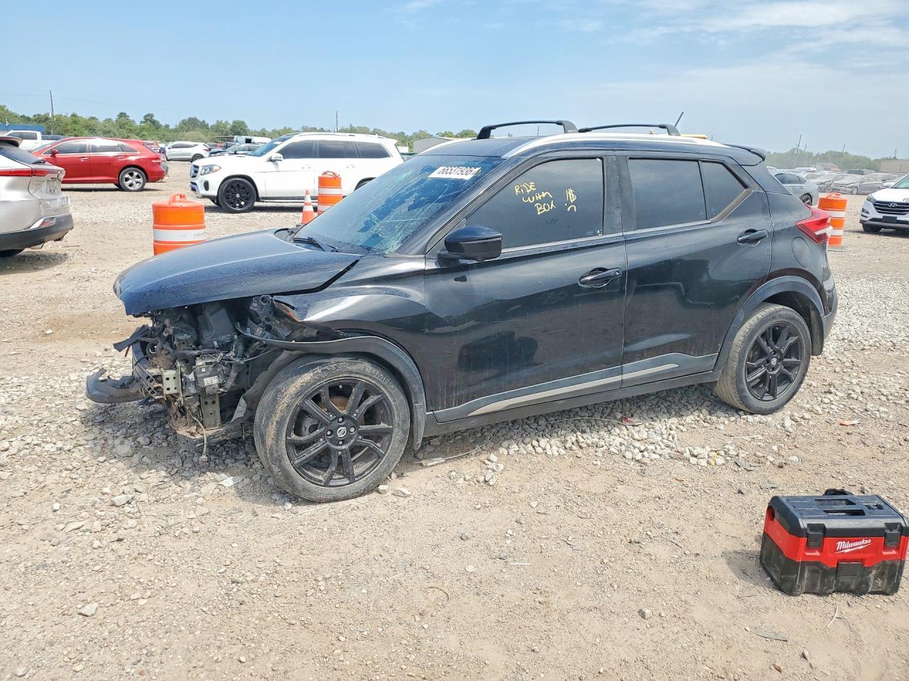 2019 Nissan Kicks Sr - zdjęcie główne