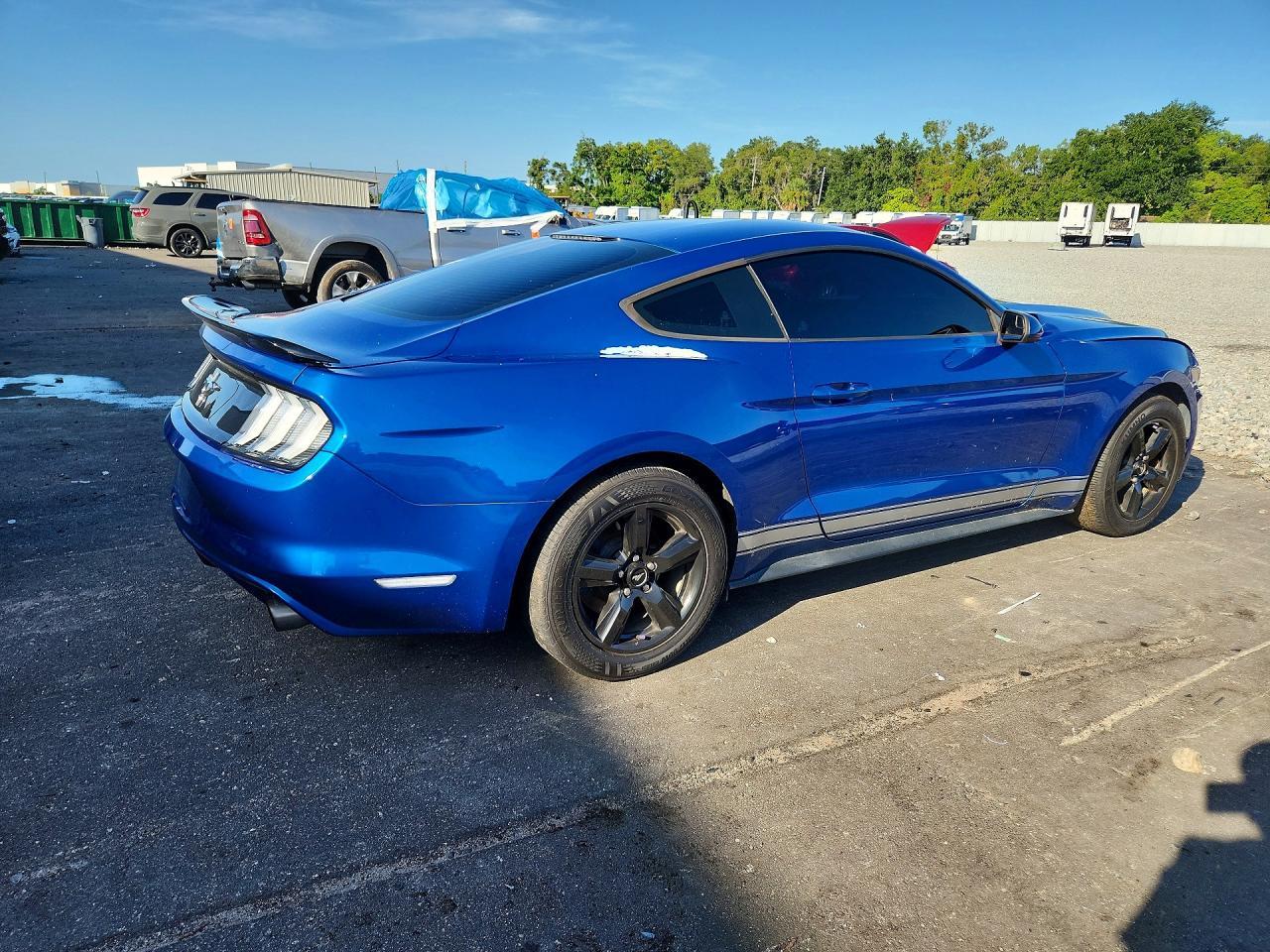 2017 Ford Mustang - zdjęcie 3