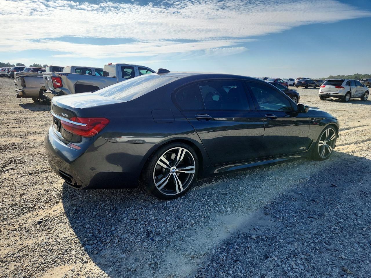 2017 BMW Seria 7 B7 - zdjęcie 3