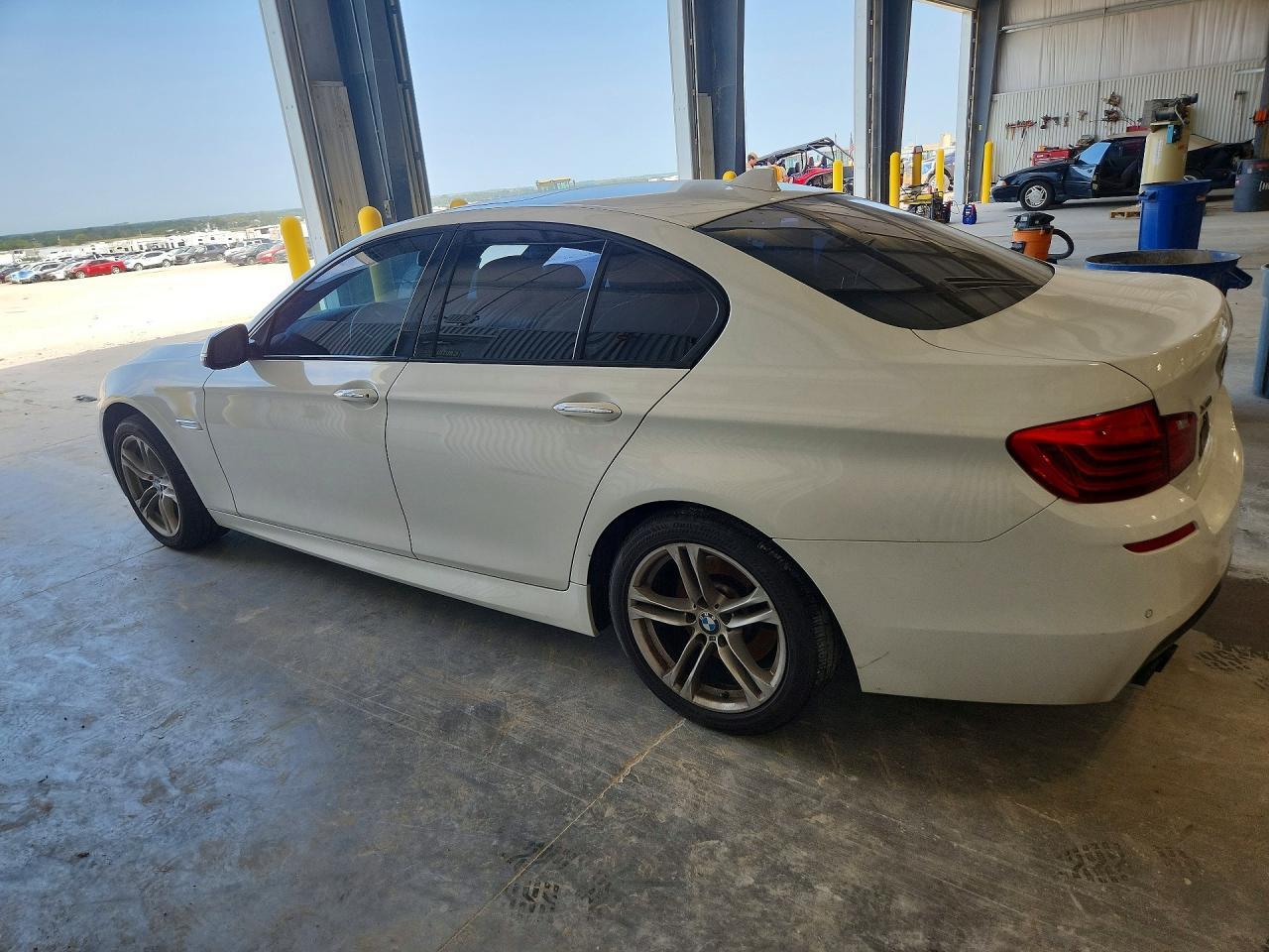 2016 BMW 528 Xi - zdjęcie 2