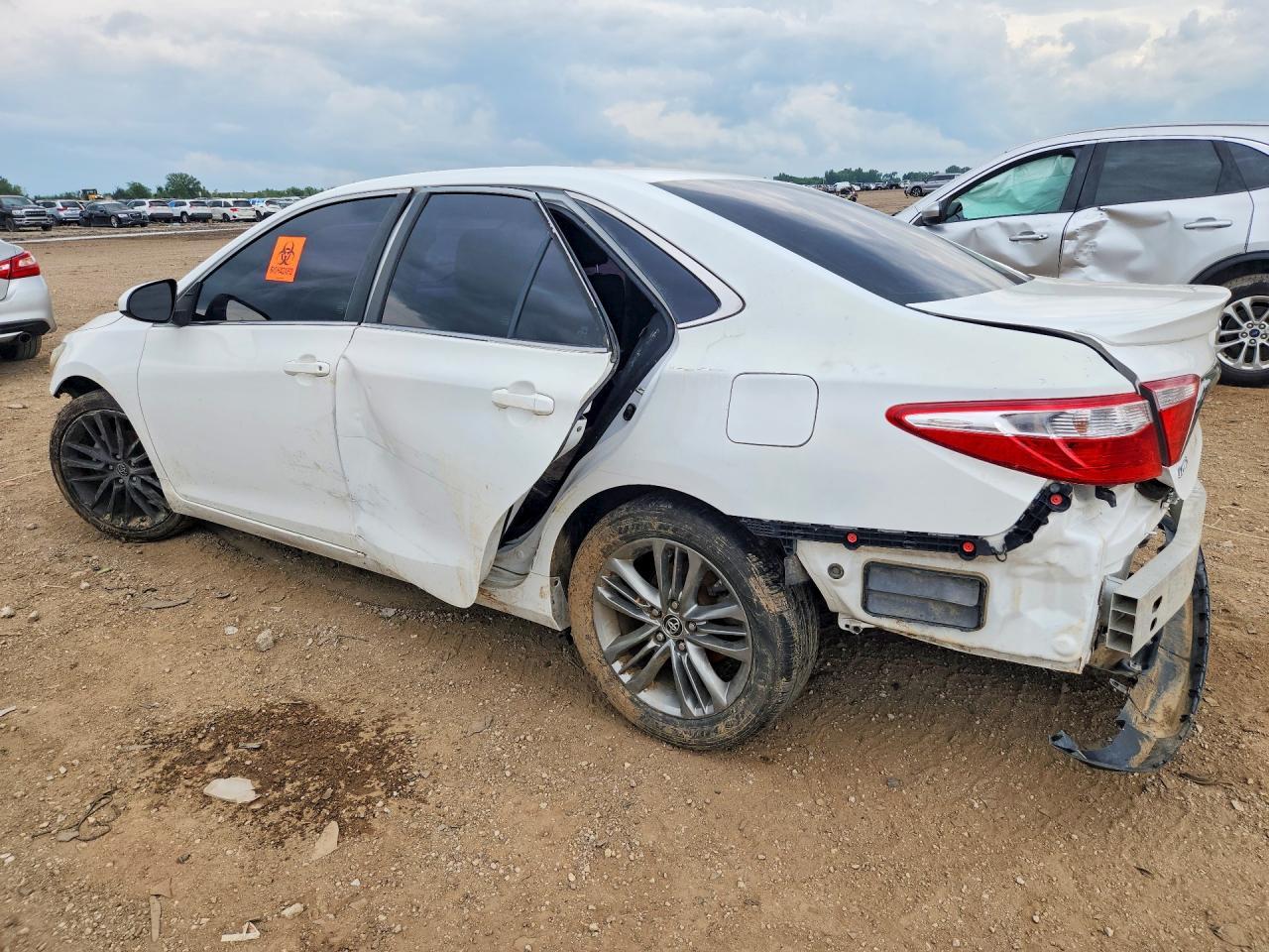 2016 Toyota Camry Se - zdjęcie 2