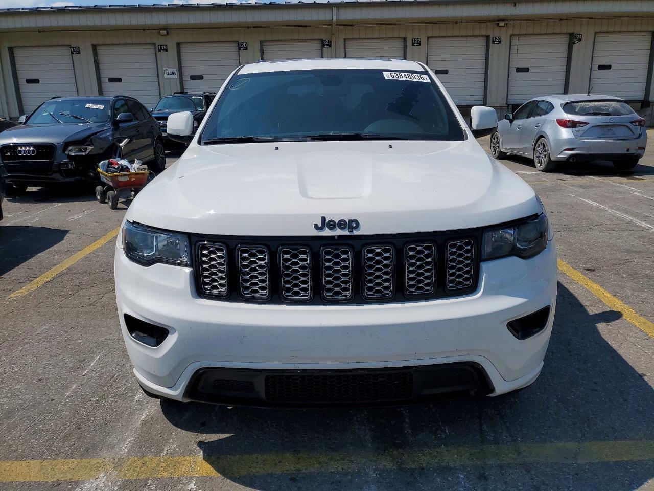 2022 Jeep Grand Cherokee Laredo E - zdjęcie 5