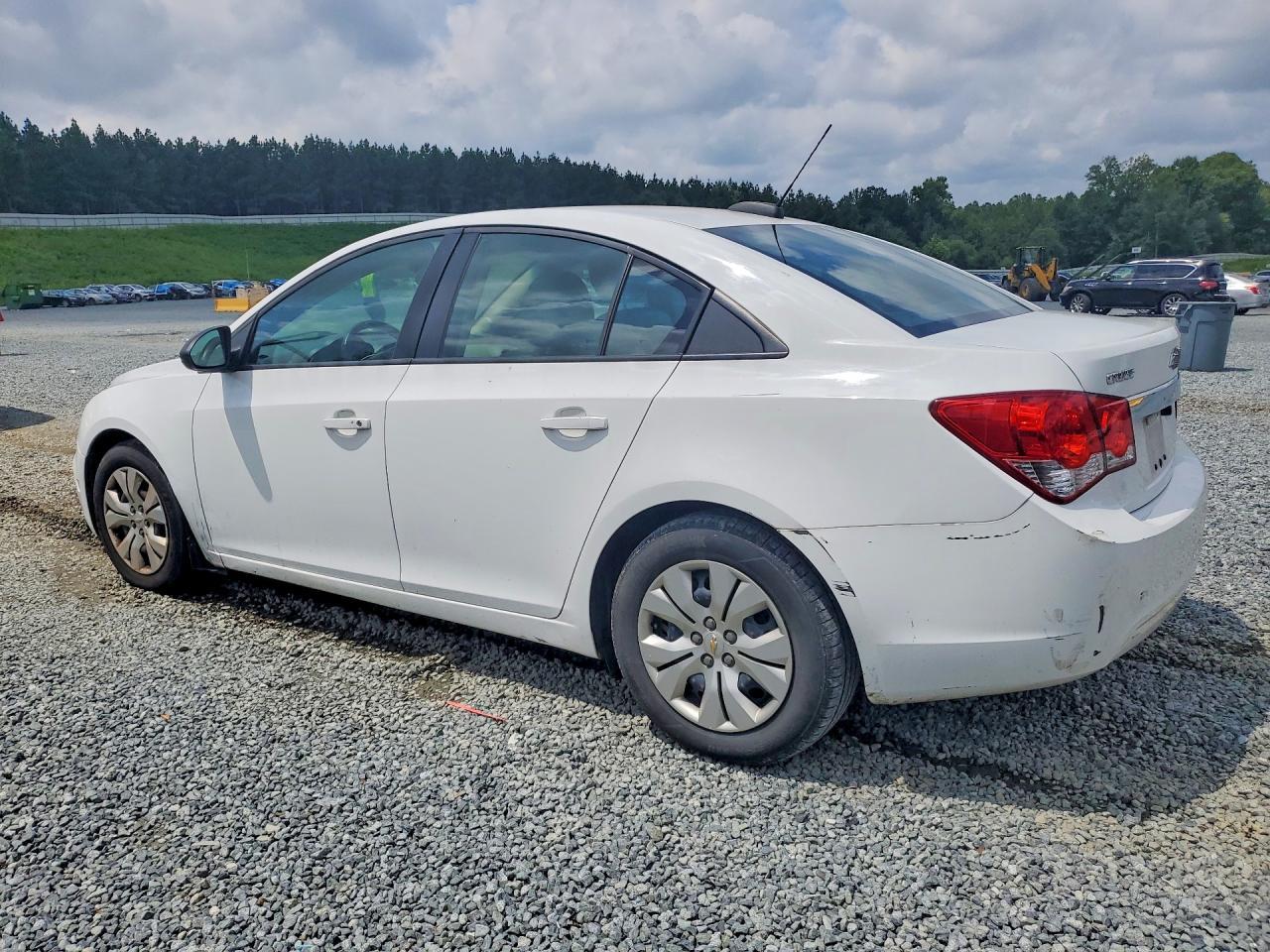 2015 Chevrolet Cruze Ls - zdjęcie 2