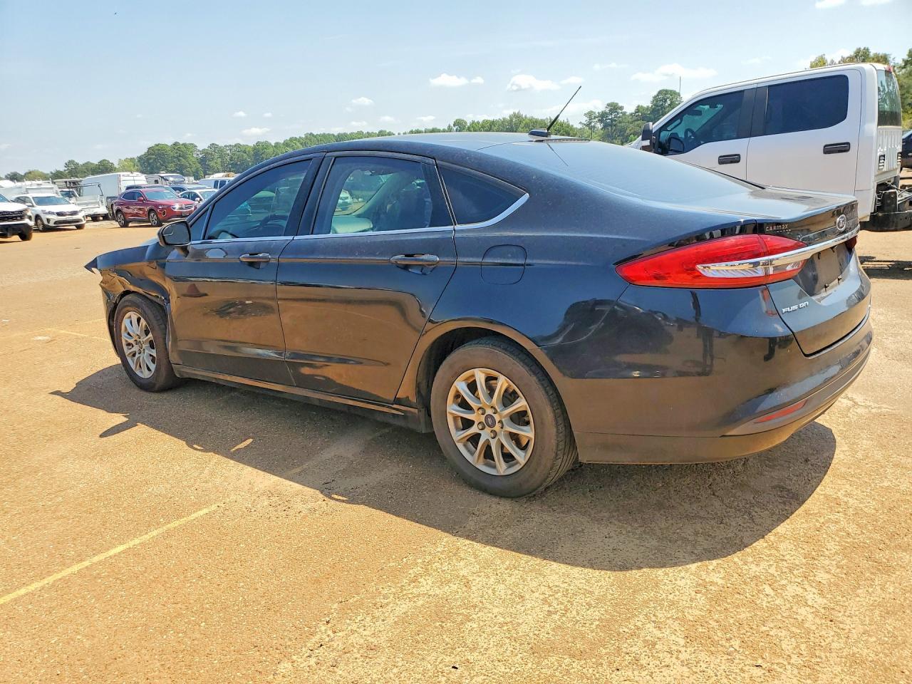 2018 Ford Fusion S - zdjęcie 2