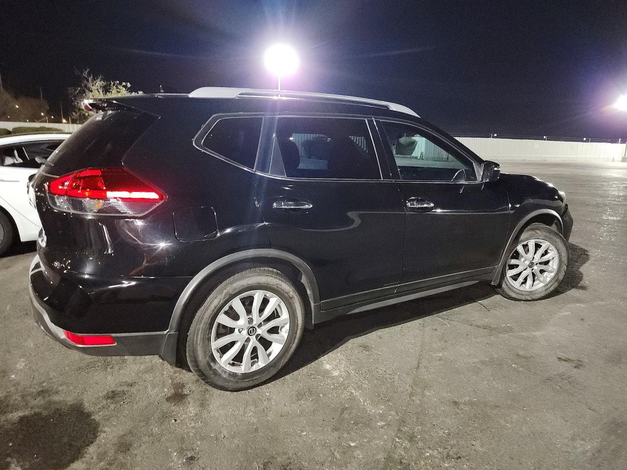 2018 Nissan Rogue Sv - zdjęcie 3