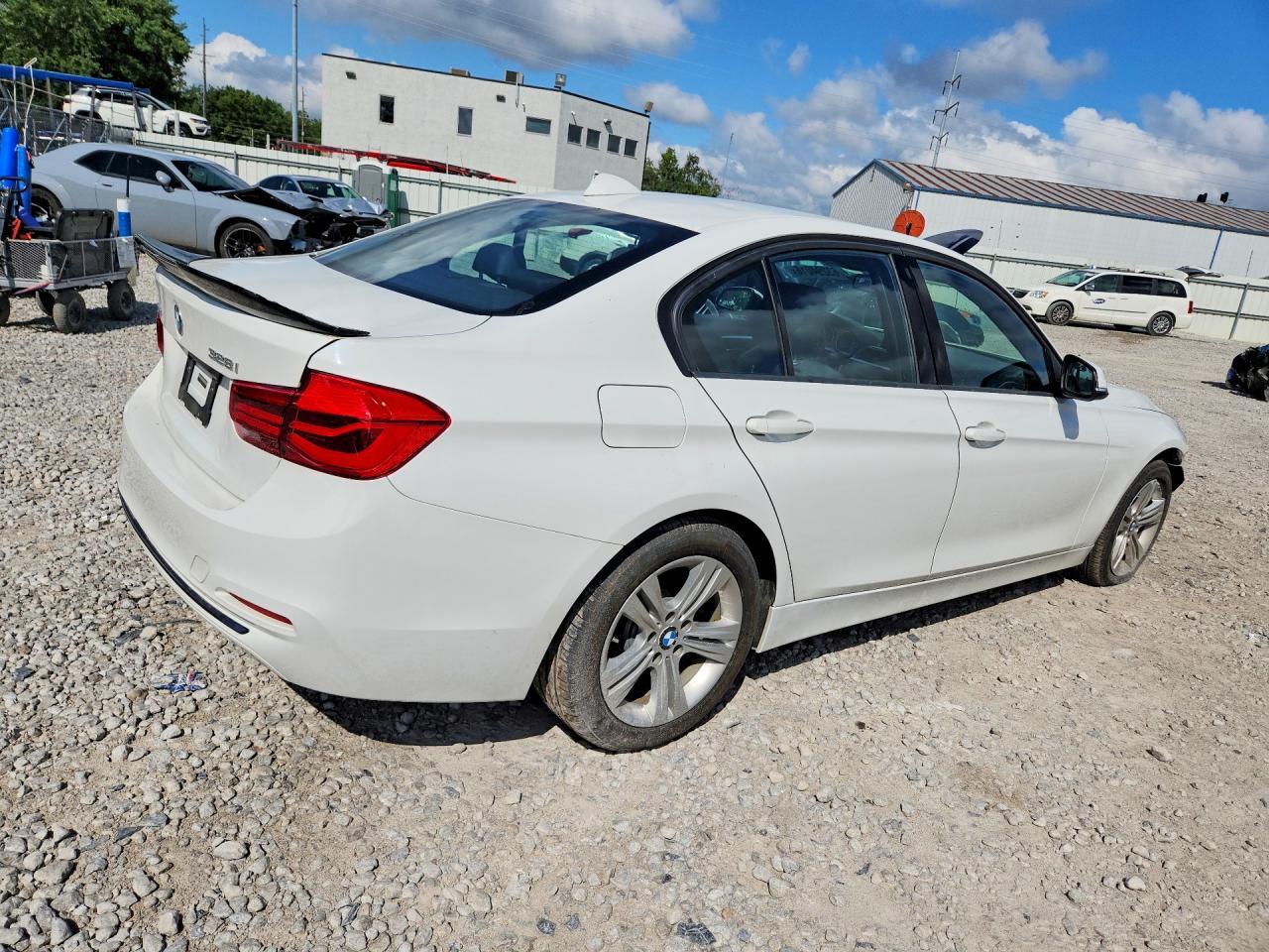 2016 BMW Seria 3 328i - zdjęcie 3