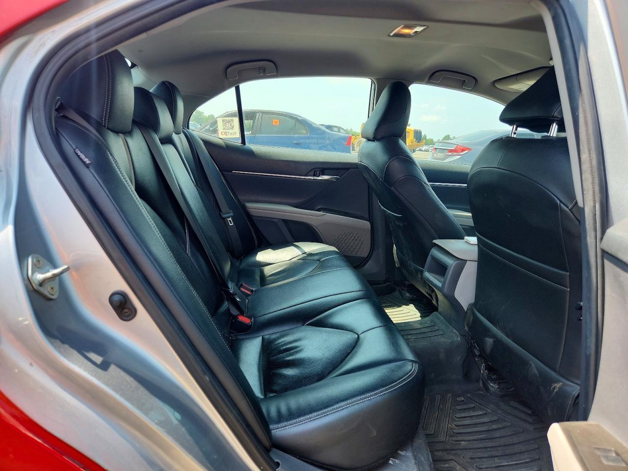 2021 Toyota Camry Le - zdjęcie 10