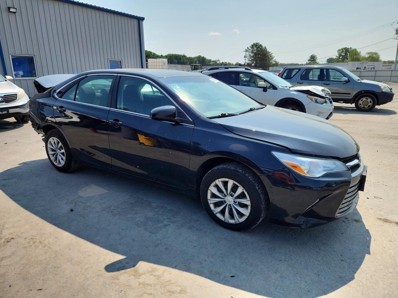 2017 Toyota Camry Le - zdjęcie 4