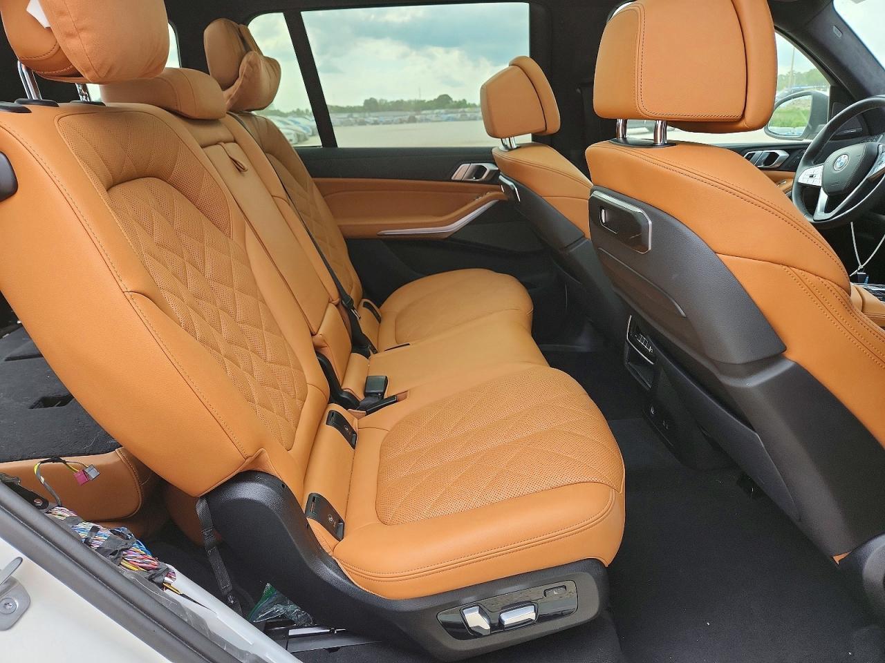 2024 BMW X7 xDrive40I - zdjęcie 11