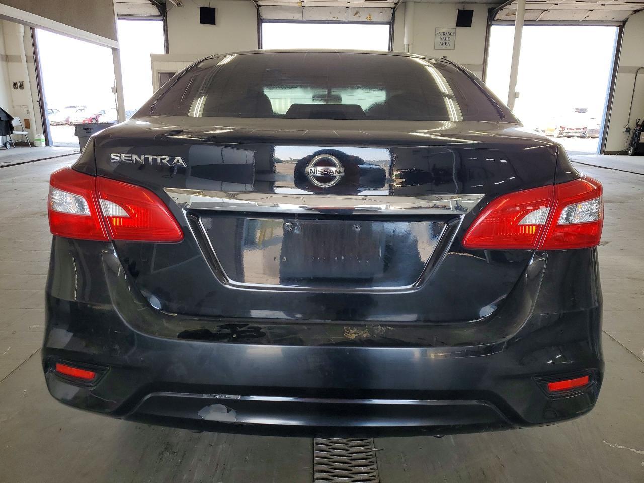 2019 Nissan Sentra S - zdjęcie 6