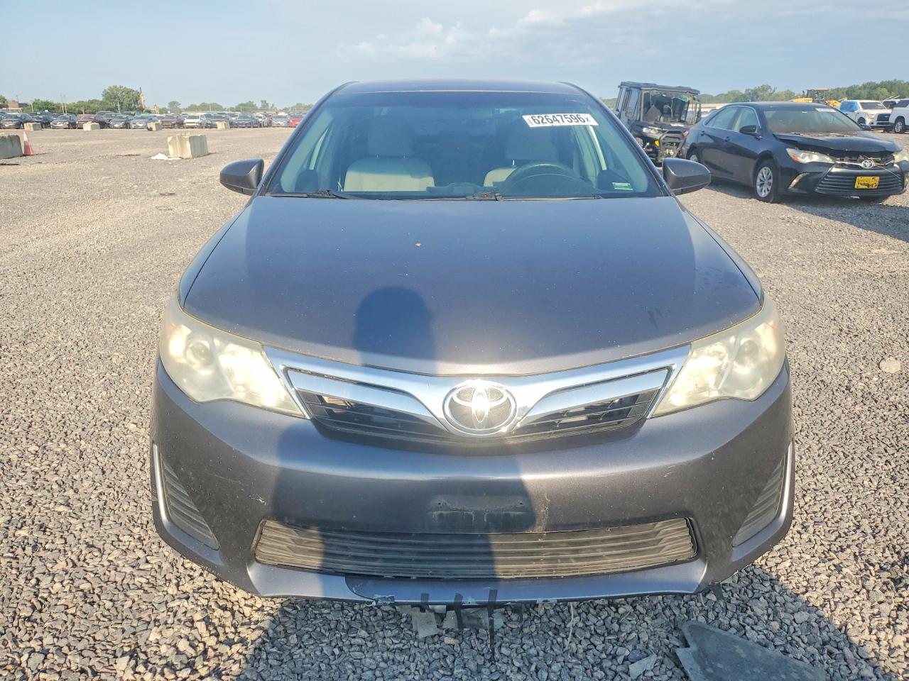 2014 Toyota Camry Le - zdjęcie 5