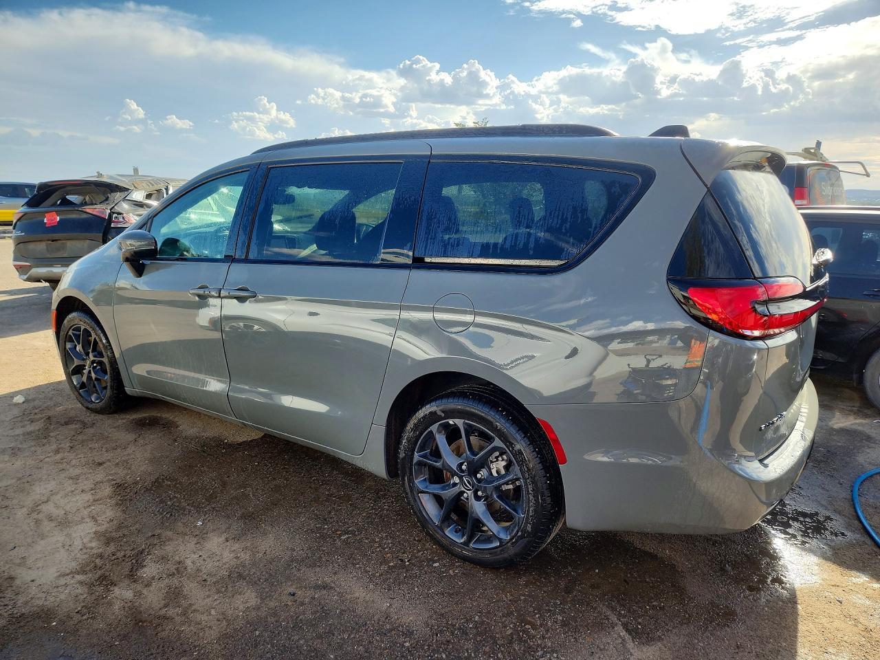 2023 Chrysler Pacifica Touring L - zdjęcie 2