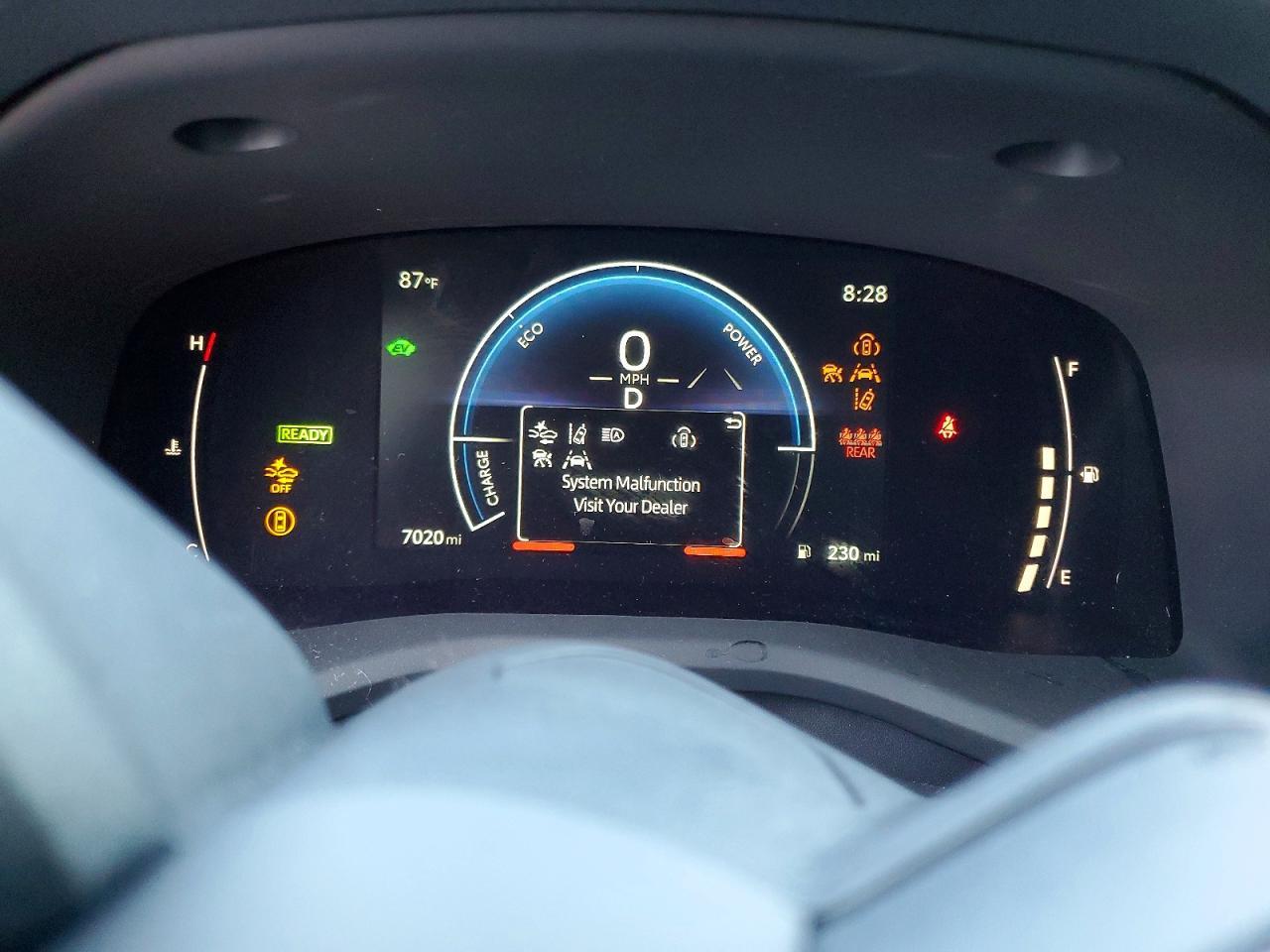 2025 Toyota Camry Le - zdjęcie 9