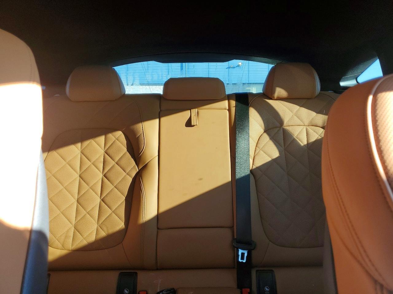 2023 BMW X6 xDrive40I - zdjęcie 10
