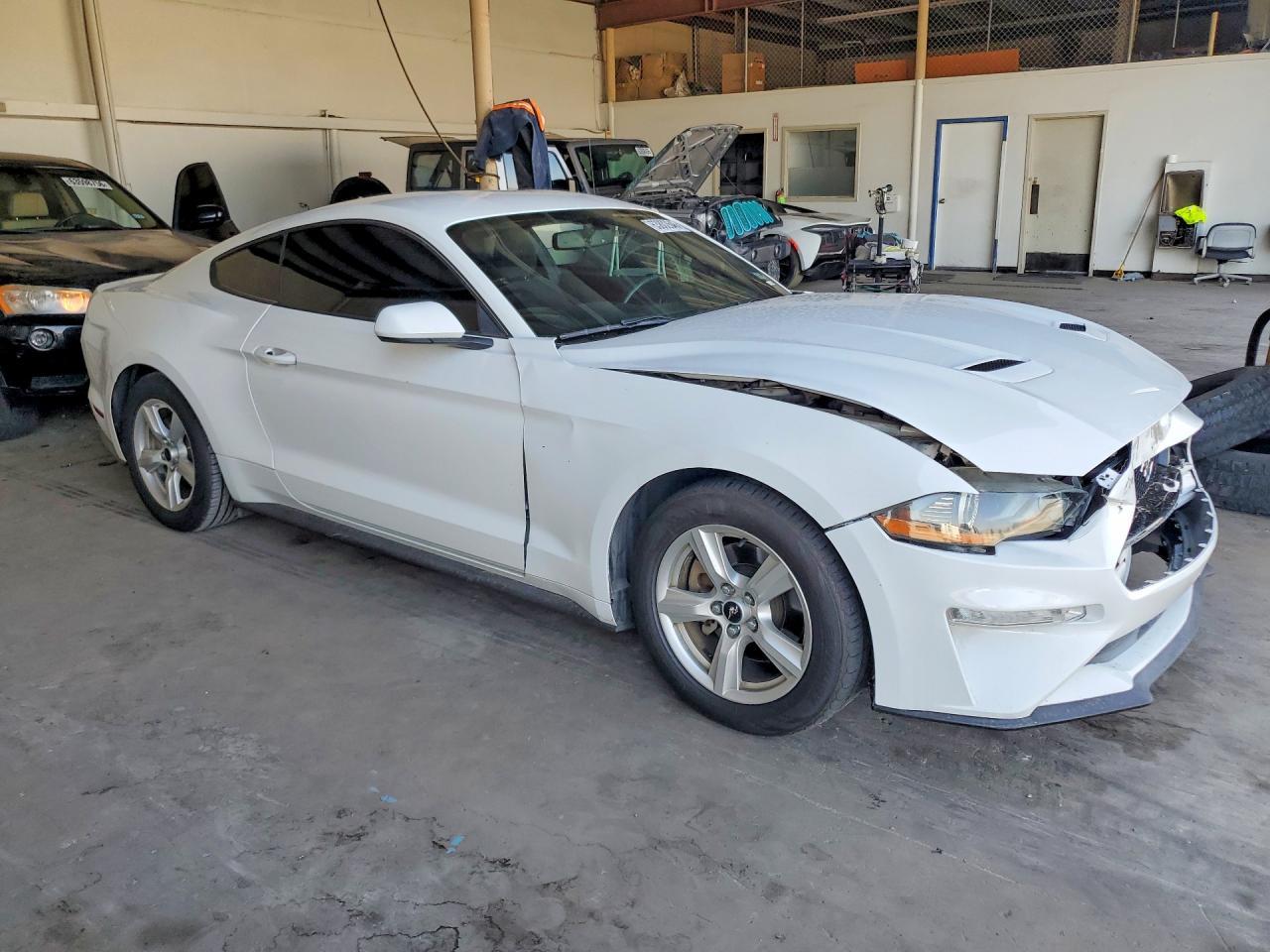 2018 Ford Mustang - zdjęcie 4