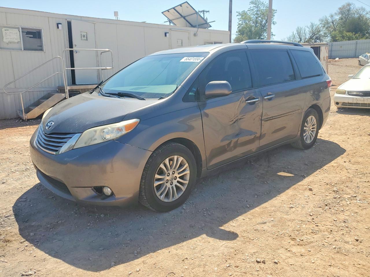 2017 Toyota Sienna Xle 8-Passenger - zdjęcie główne