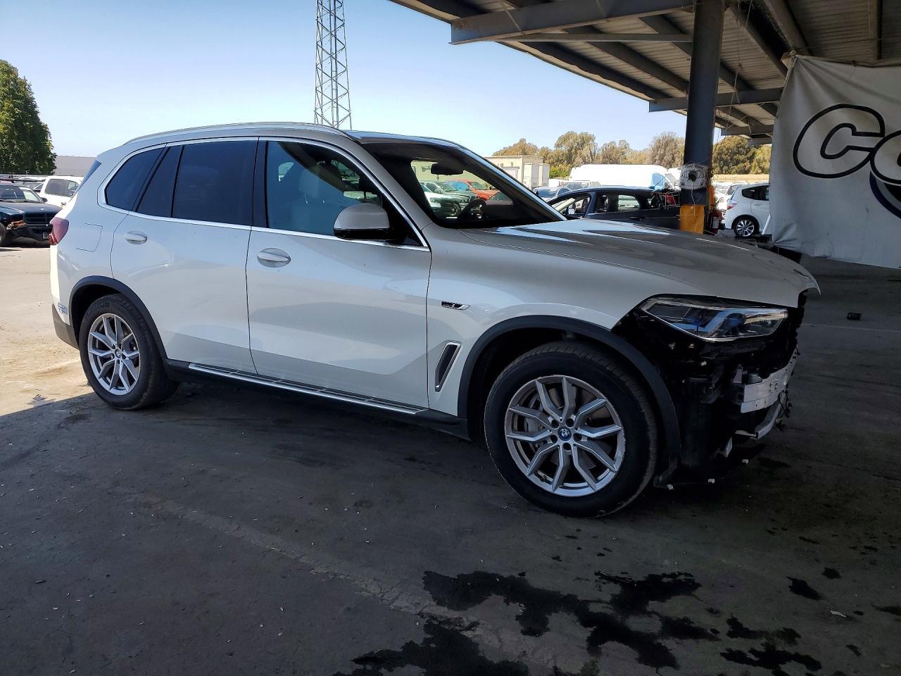 2022 BMW X5 xDrive45E - zdjęcie 4