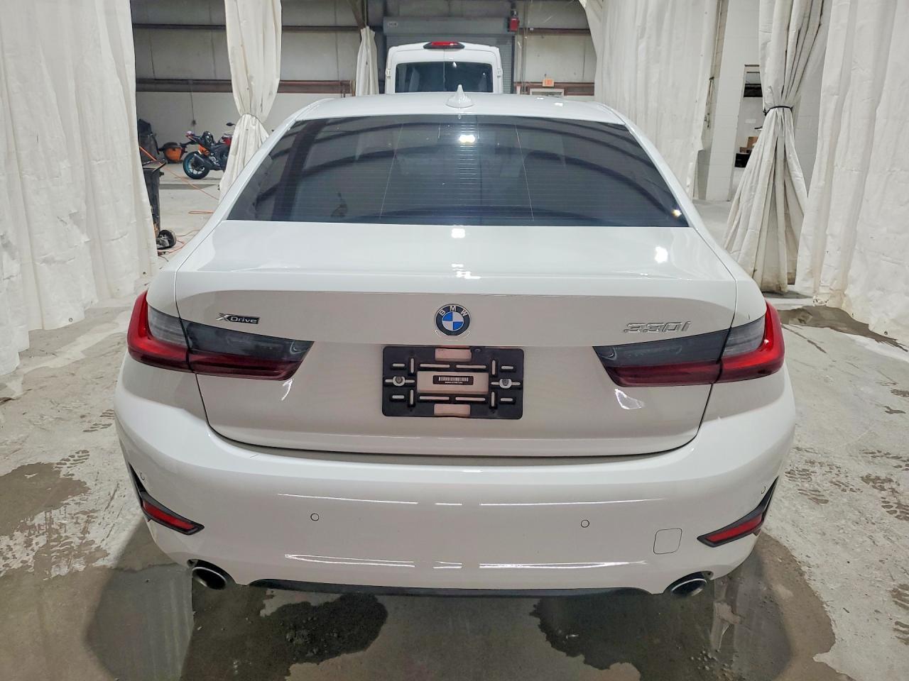 2022 BMW 330Xi - zdjęcie 6