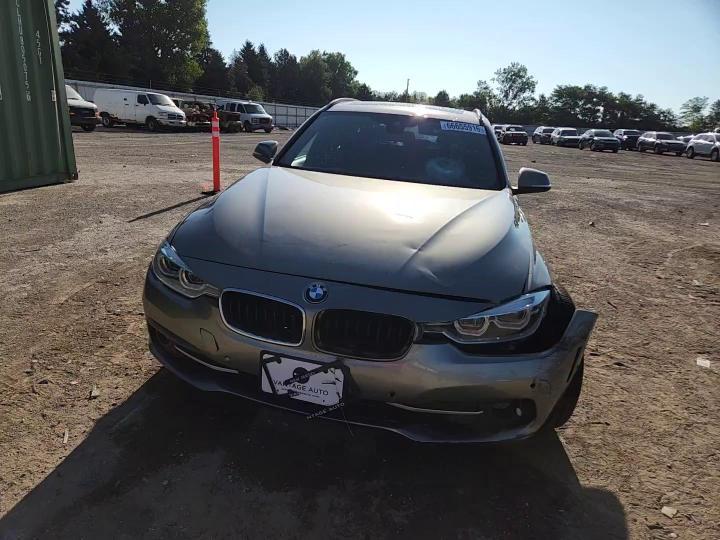 2017 BMW Seria 3 330i - zdjęcie 13
