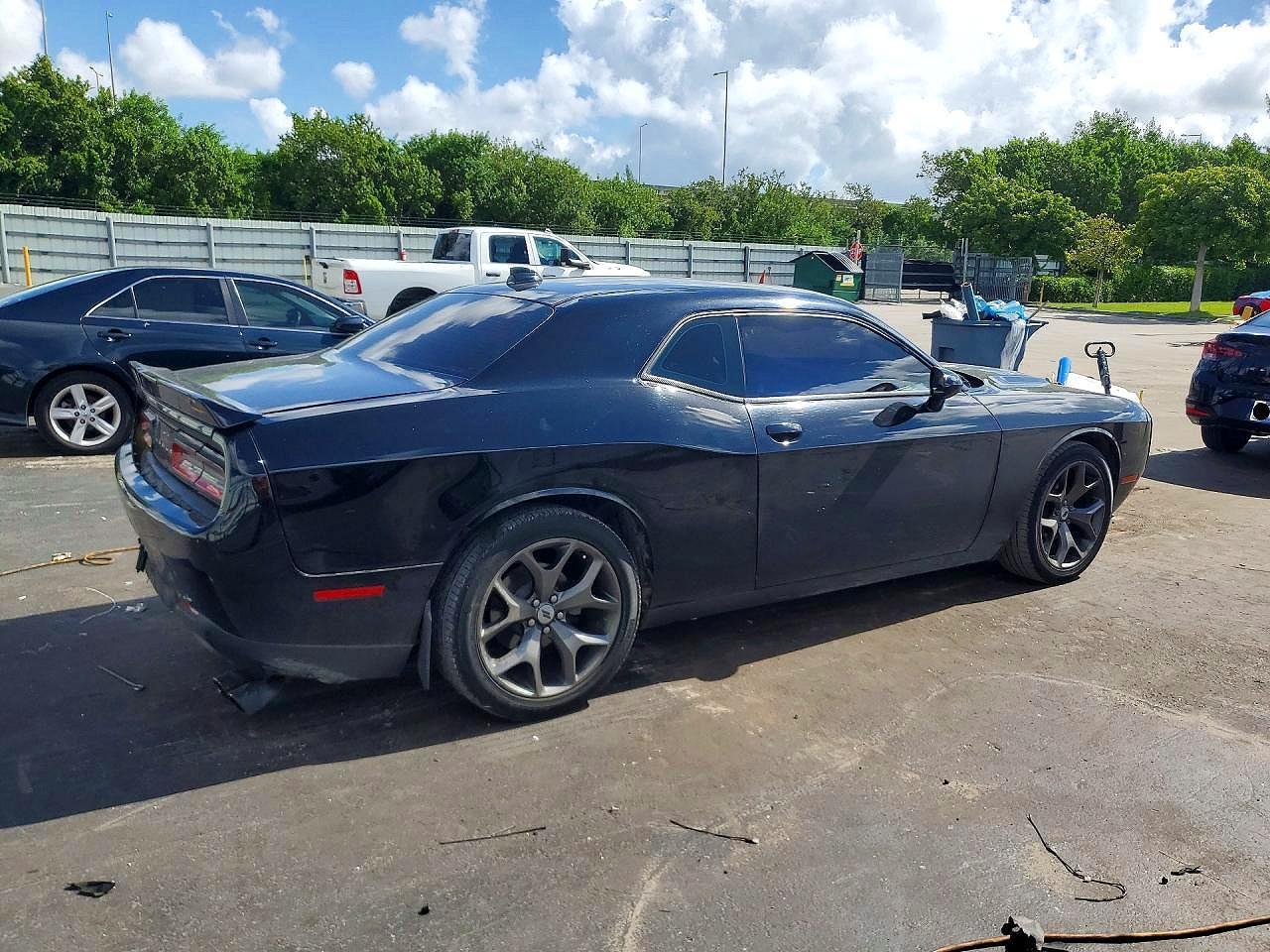 2021 Dodge Challenger Sxt - zdjęcie 3