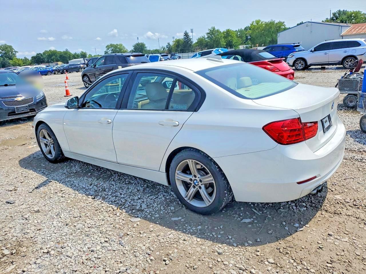 2015 BMW Seria 3 328i - zdjęcie 2
