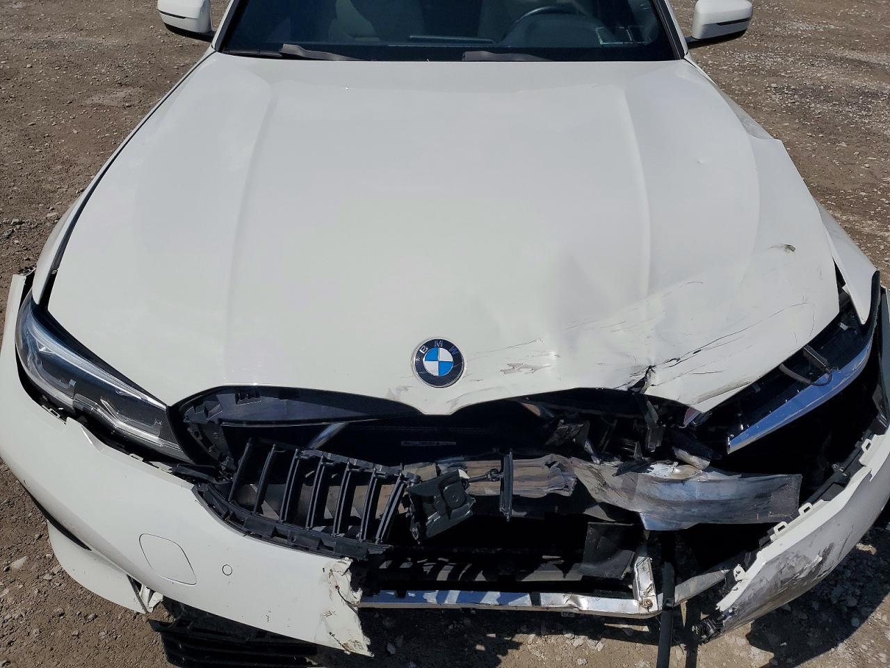 2022 BMW 330Xi - zdjęcie 11