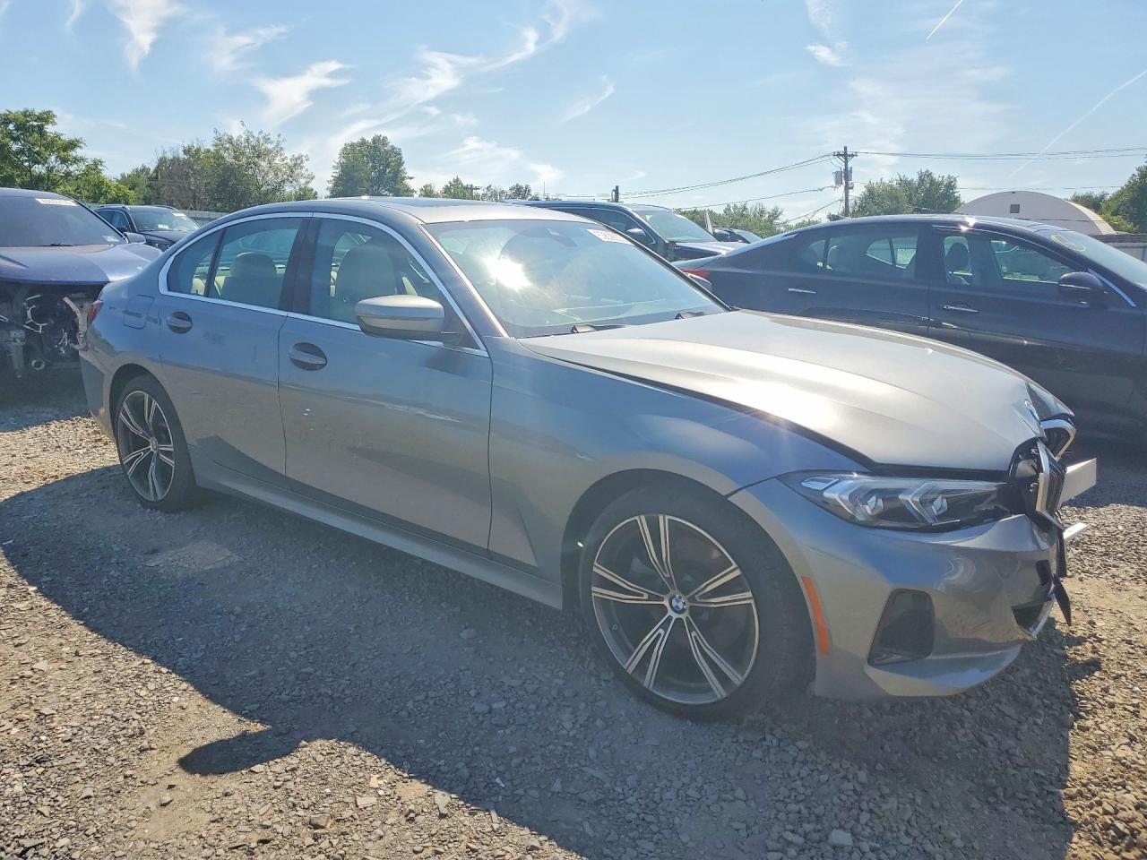 2024 BMW Seria 3 330i - zdjęcie 4