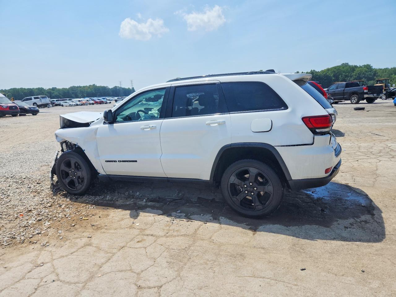 2019 Jeep Grand Cherokee Laredo - zdjęcie 2