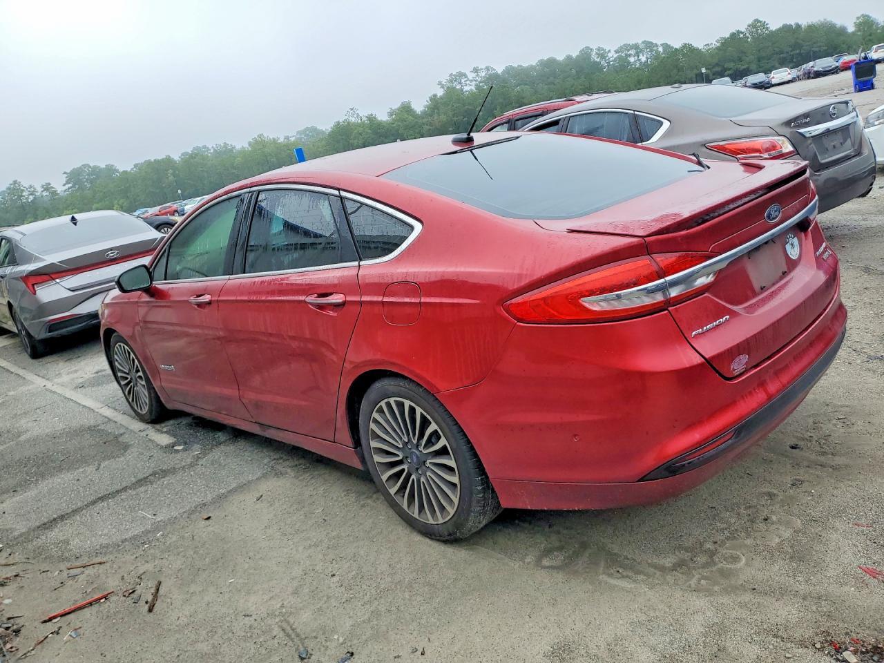 2017 Ford Fusion Titanium Hev - zdjęcie 2