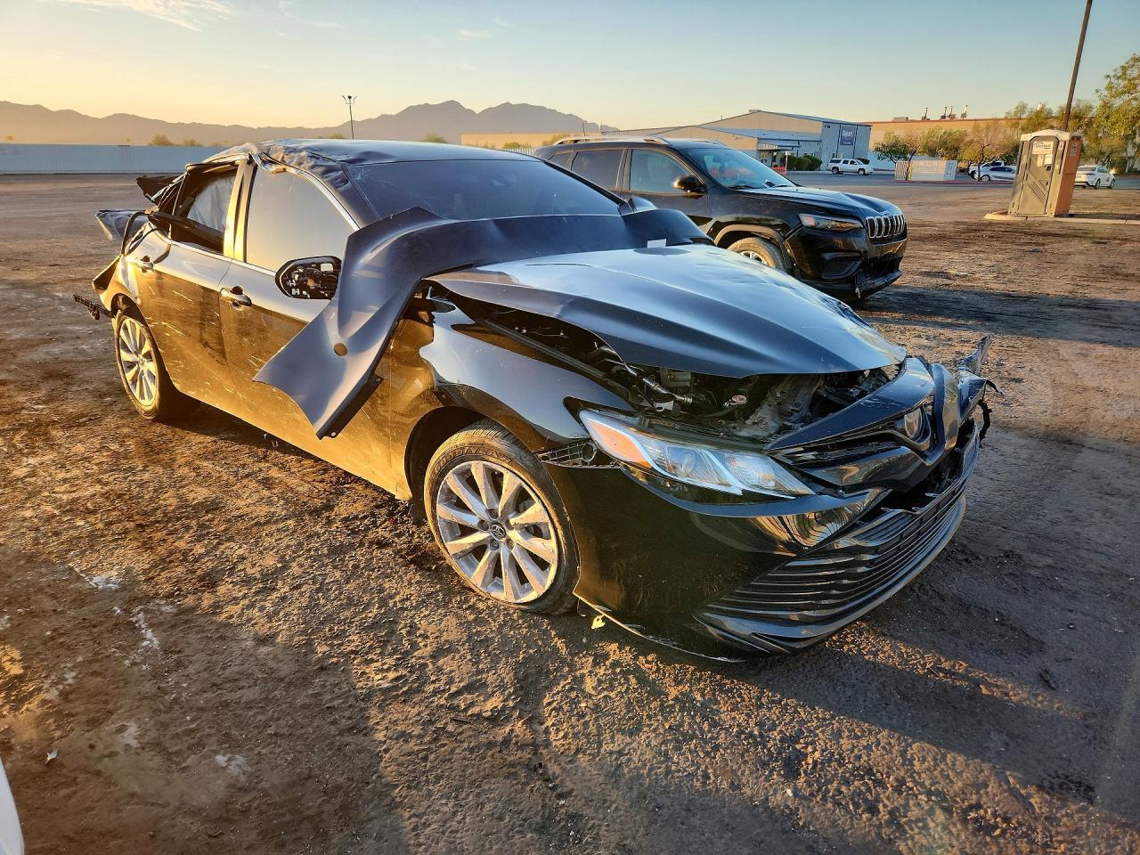 2018 Toyota Camry Le - zdjęcie 4