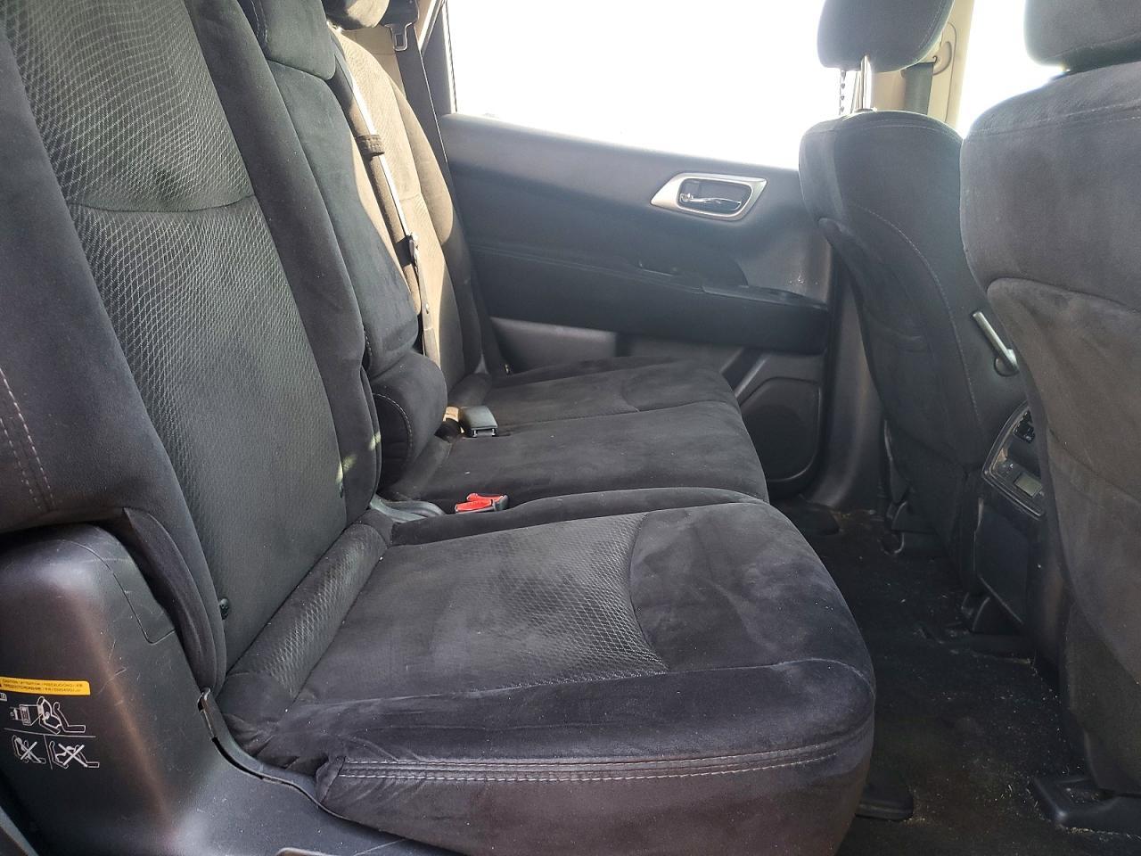 2015 Nissan Pathfinder S - zdjęcie 11
