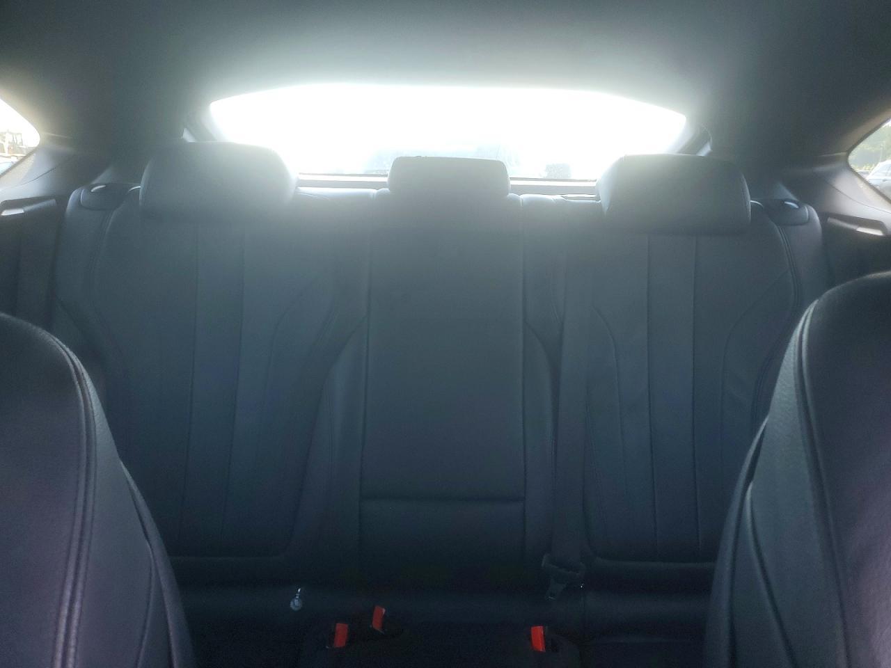 2016 BMW X6 xDrive50I - zdjęcie 10