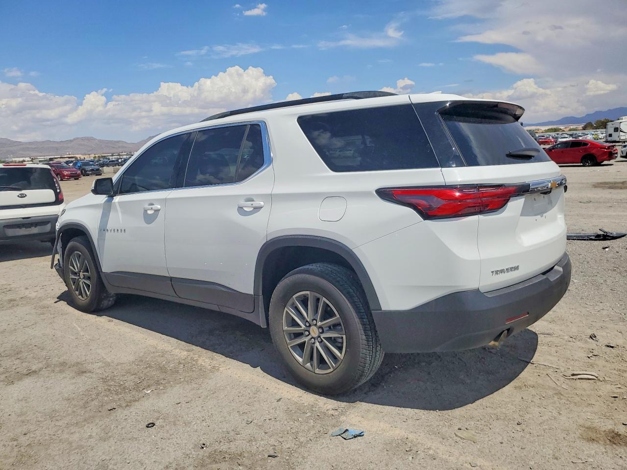 2023 Chevrolet Traverse Lt - zdjęcie 2