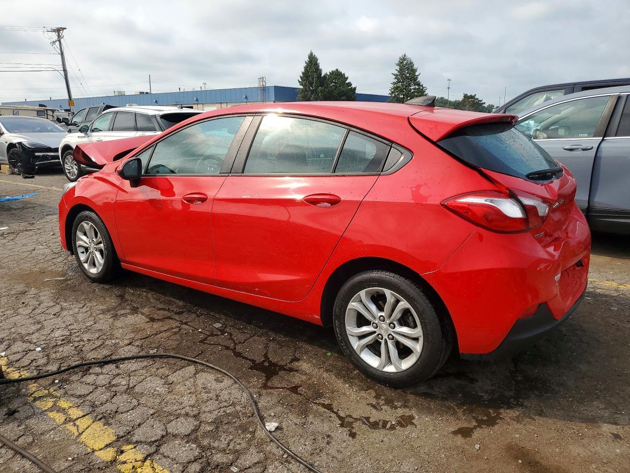 2019 Chevrolet Cruze Ls - zdjęcie 2