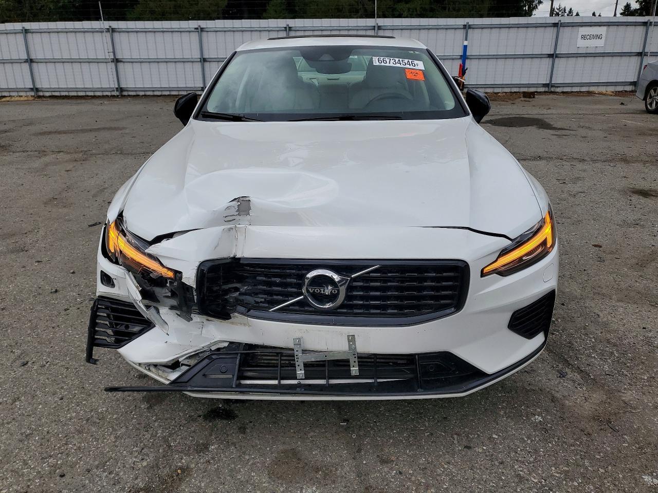 2022 Volvo S60 T8 Recharge R-Design Expressio - zdjęcie 5