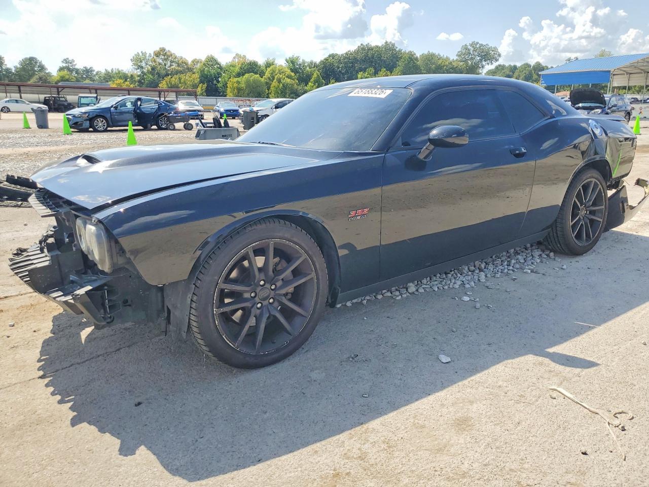 2023 Dodge Challenger R/T - zdjęcie główne