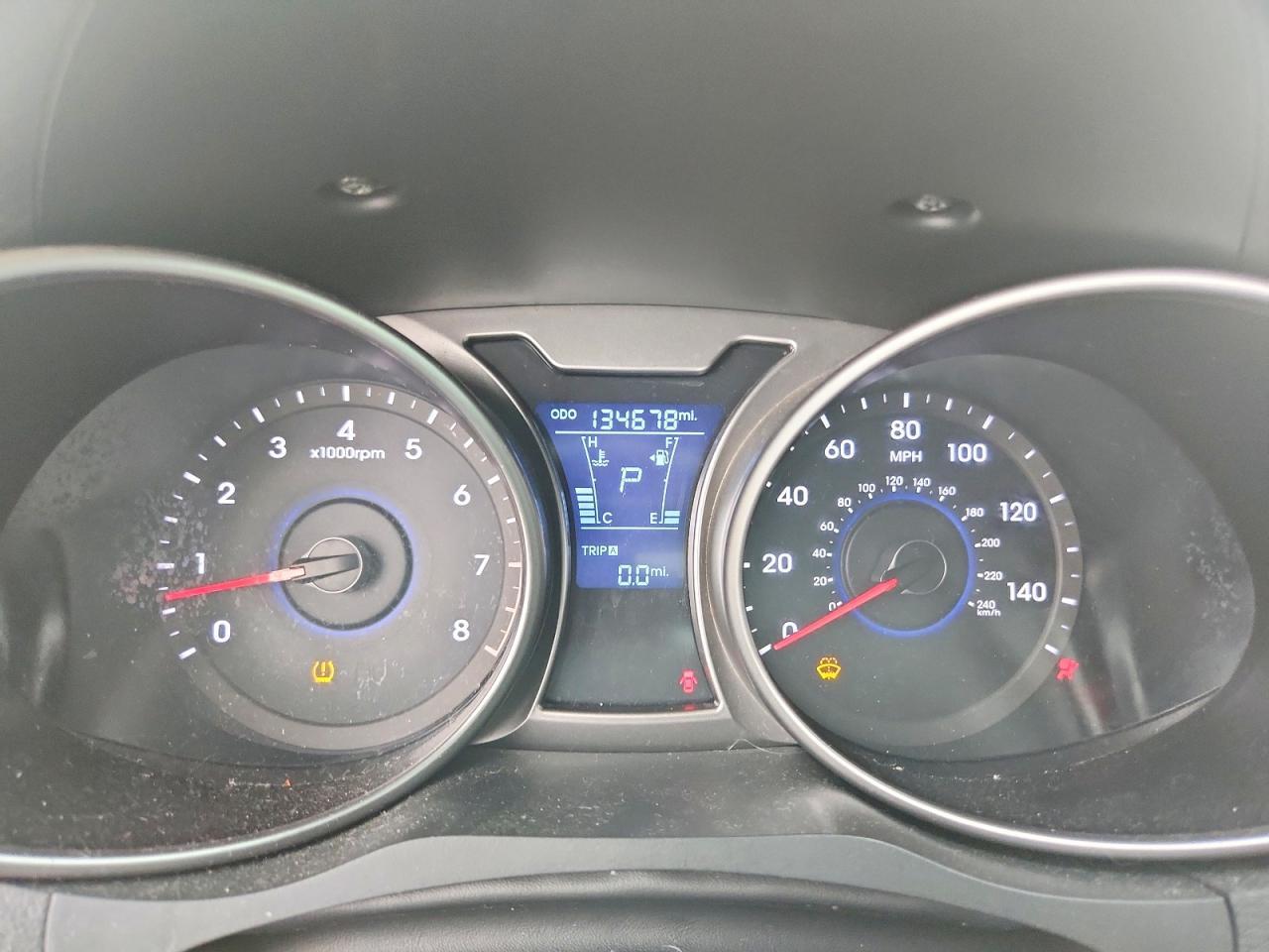 2016 Hyundai Veloster Base - zdjęcie 9