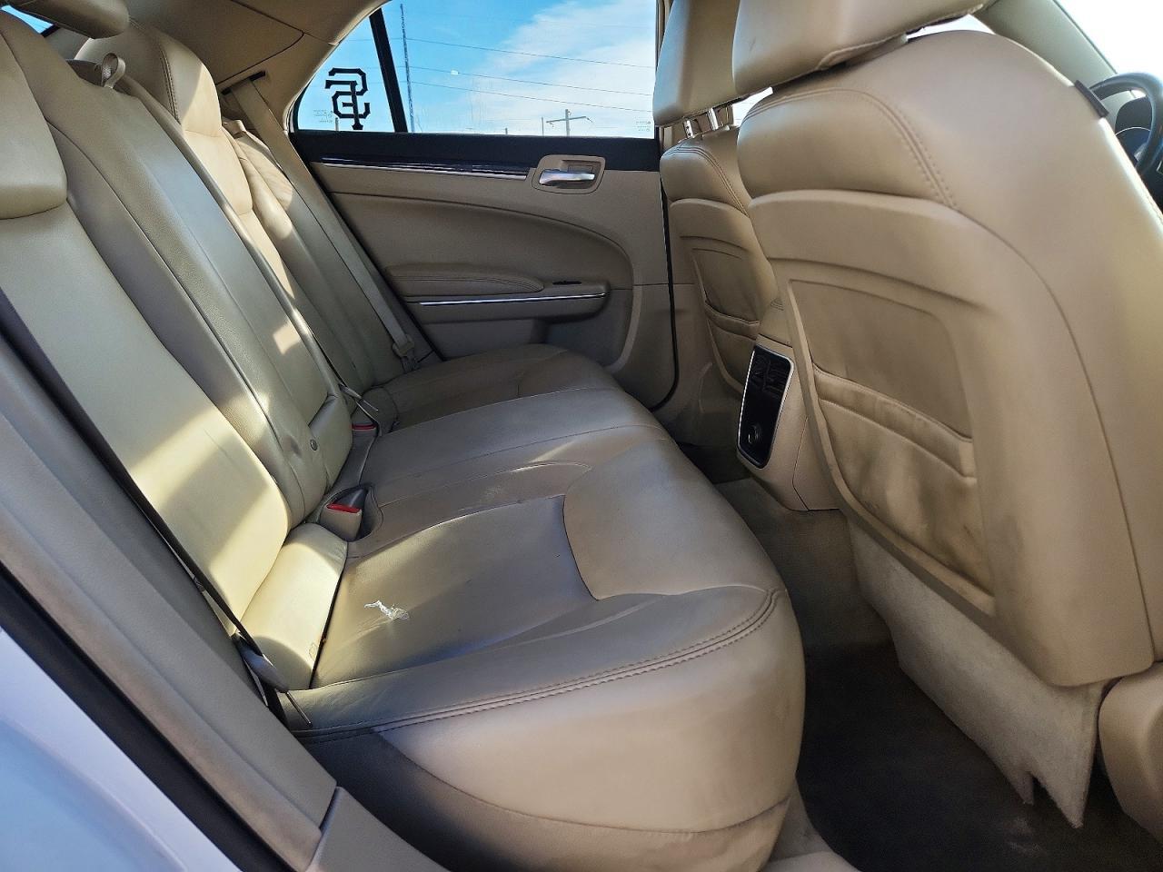 2013 Chrysler 300 - zdjęcie 10