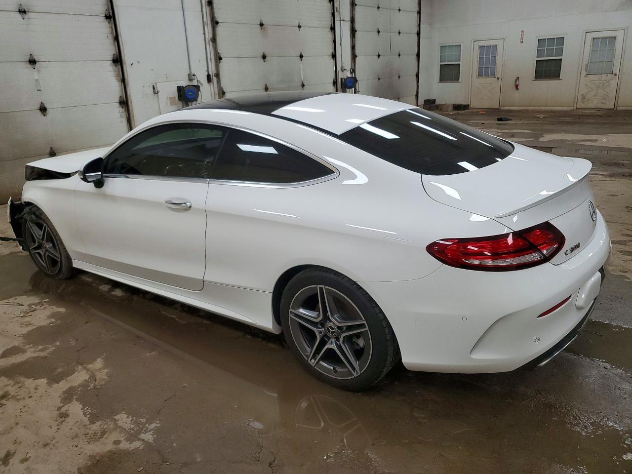 2021 Mercedes-Benz C 300 4Matic - zdjęcie 2